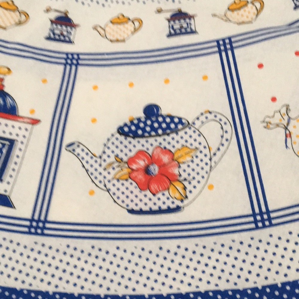 Round Linen Tablecloth & 8 Napins - Picture 3 of 7